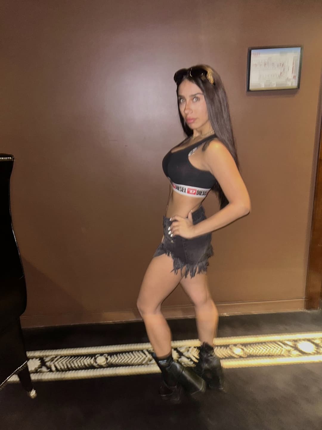 I am a perverted teenager who wants to be submissive