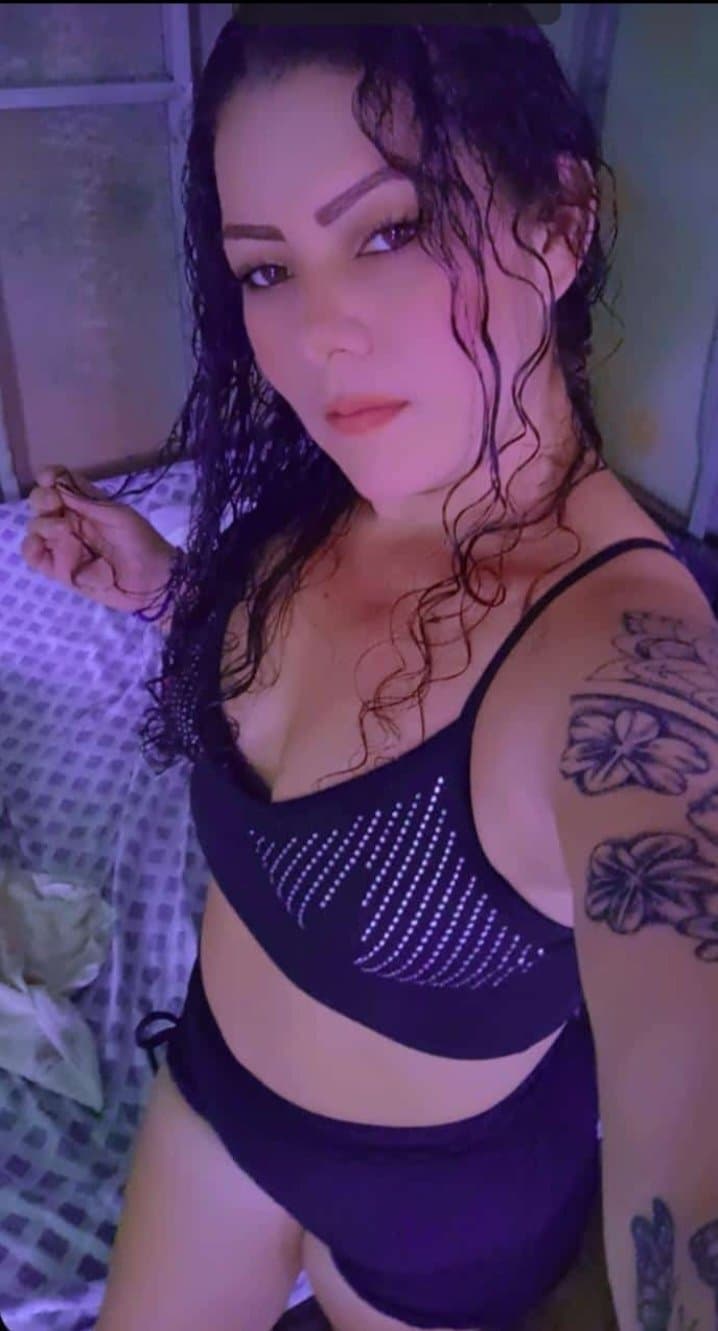 Click to view full size Esta puta me vende contenido exclusivo?maría