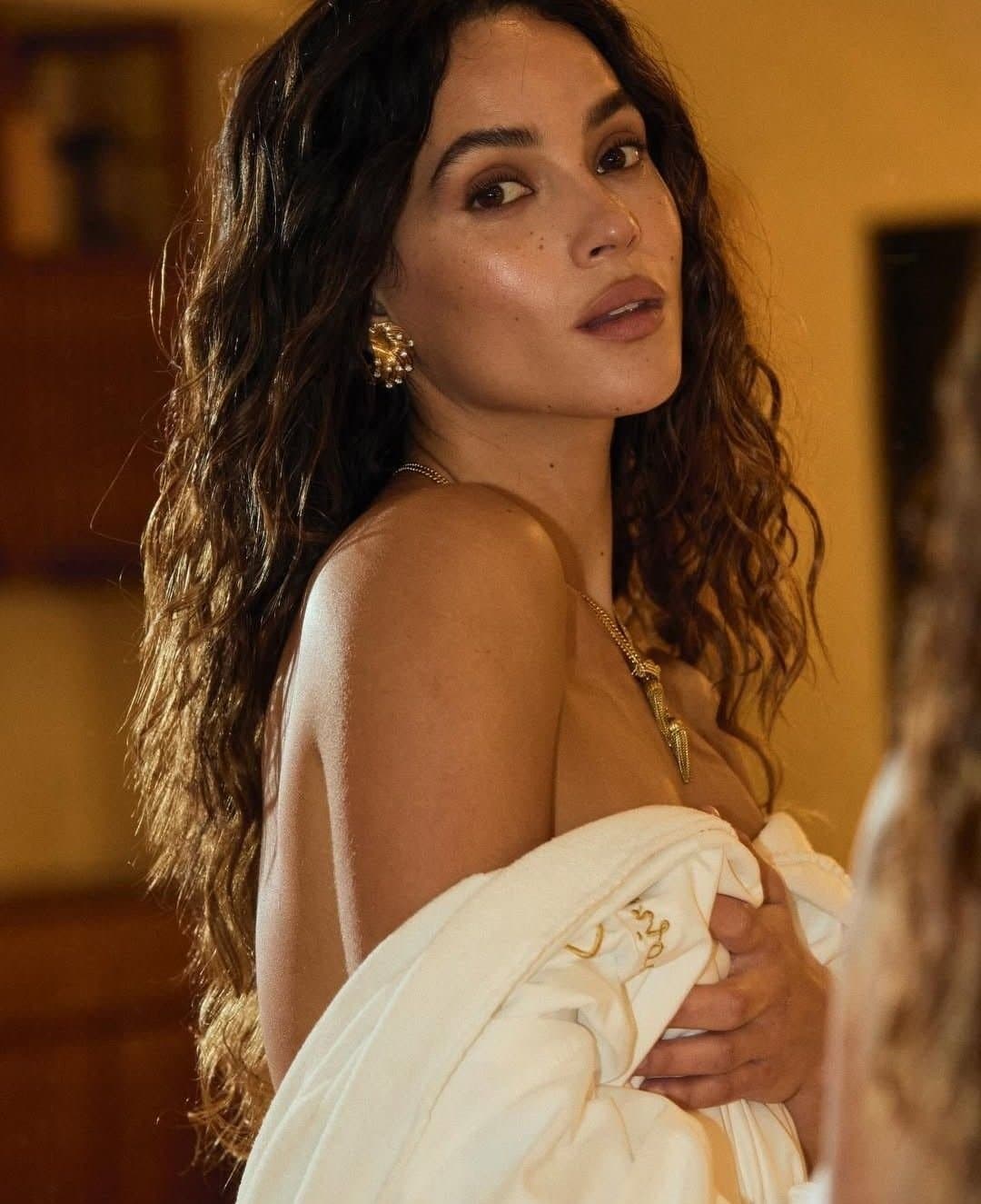 Click to view full size Adria Arjona Goon Collection 1