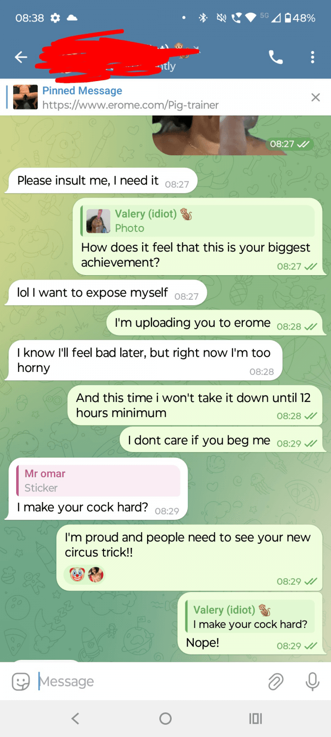 Mexican circus pig performs new trick!