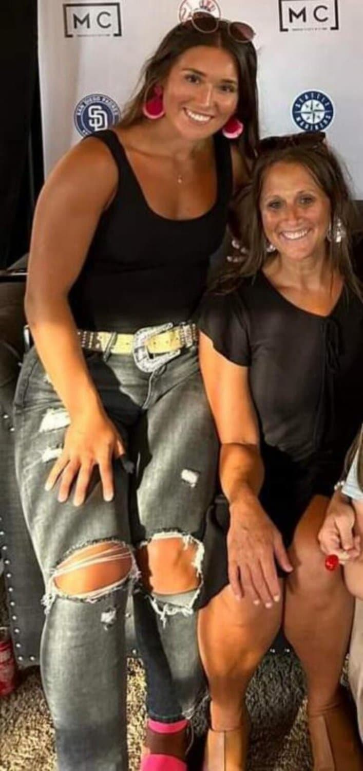 Kyra  Baker and her hot mom