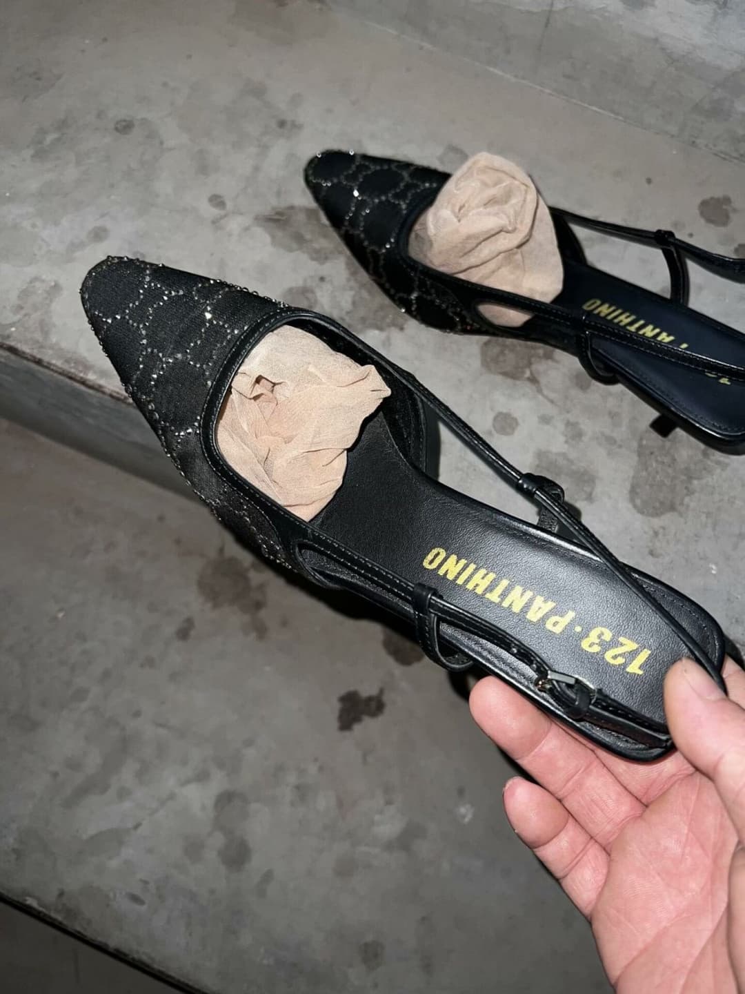 Click to view full size Asian shoes / feet / socks & cum