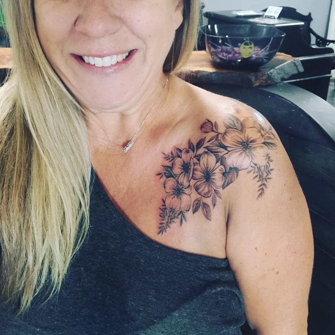 Katie  and Sandra travel all the way from the pacific northwest to show their tits off at mardi gras