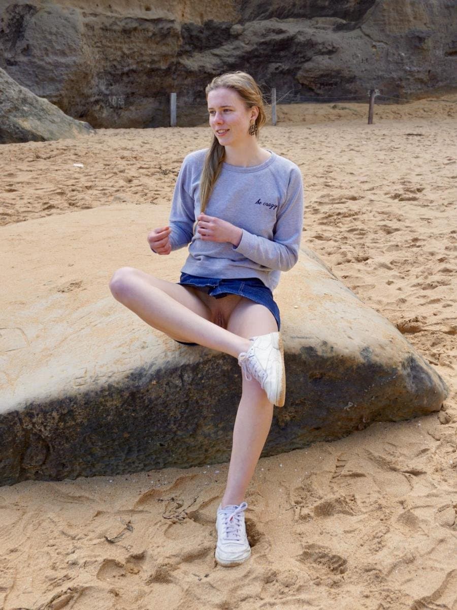 Bottomless Girls in Public 4