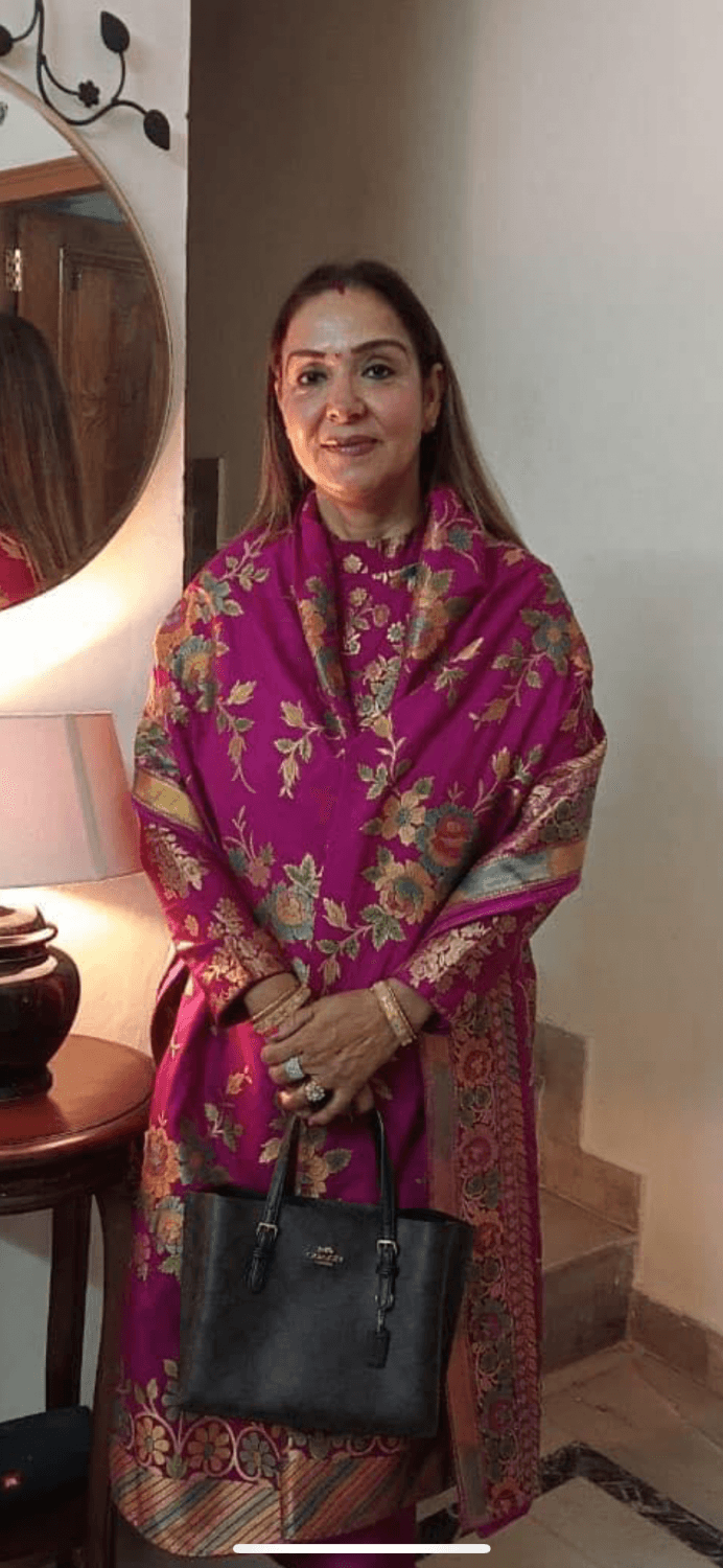 SEXY Hindu Indian Aunty Non Nude