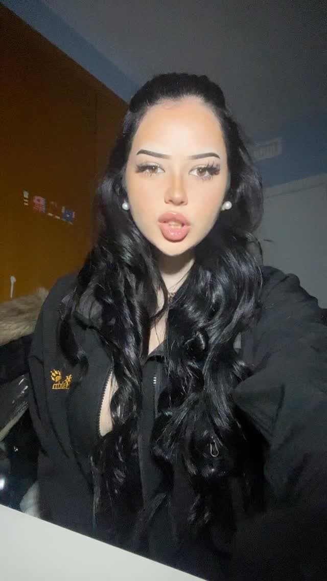 *21 años tiene esta hembra tetona