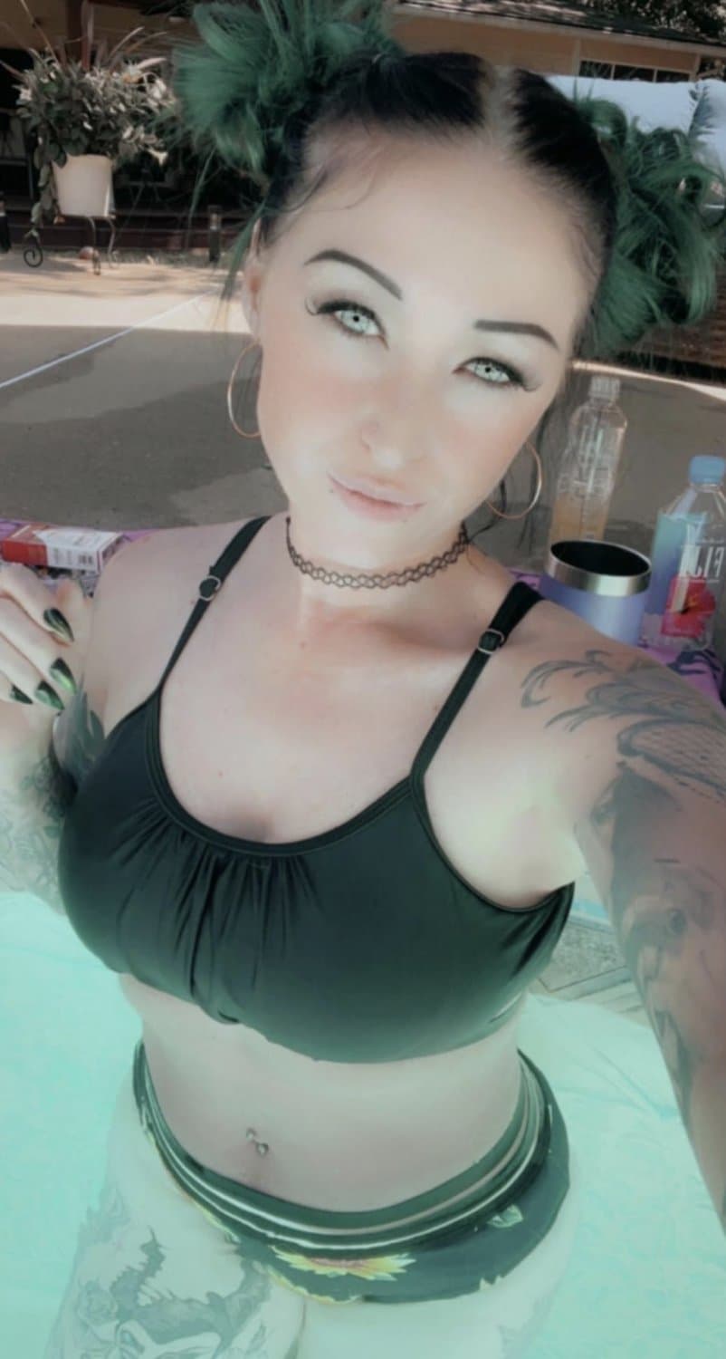 Click to view full size GA TikTok Goth Slut Pierced & Tatted LeAkEd
