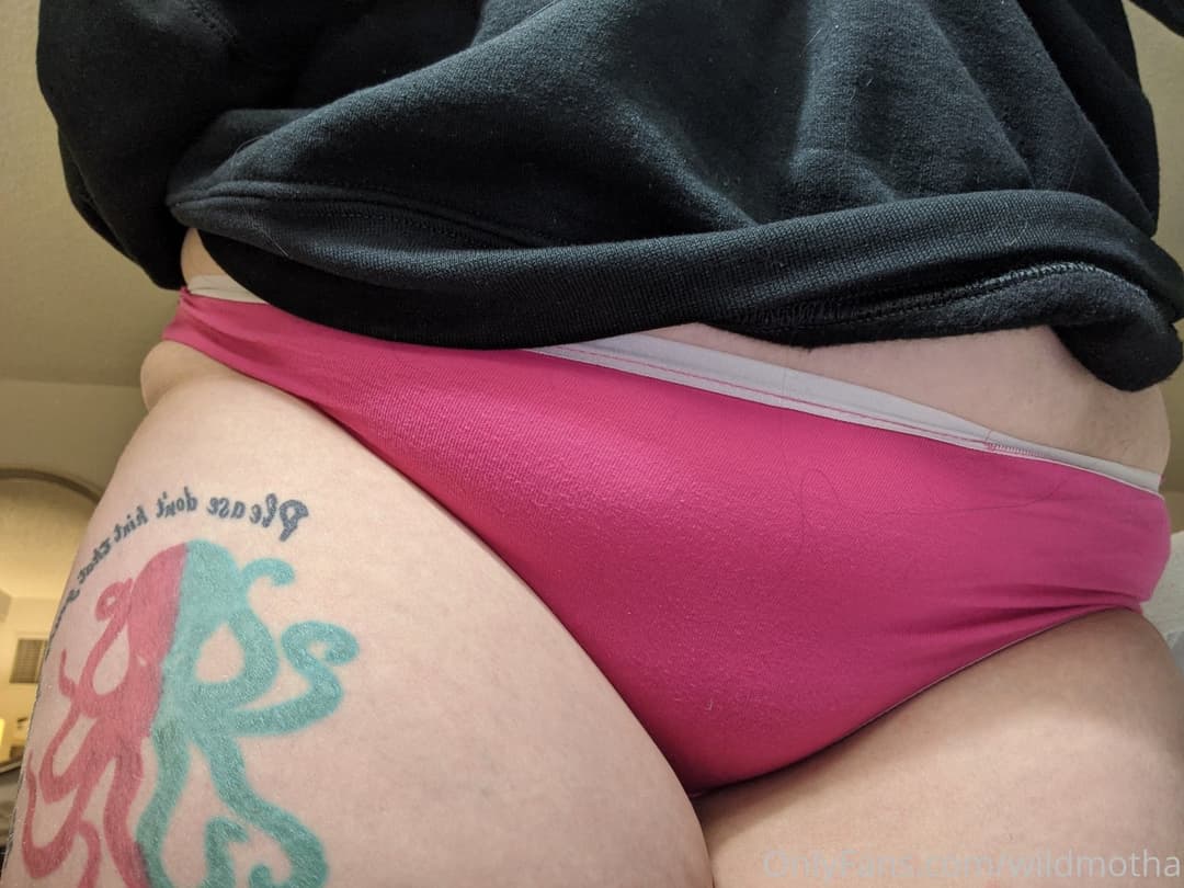 wildmotha - Long Beach, CA milf with milky tits