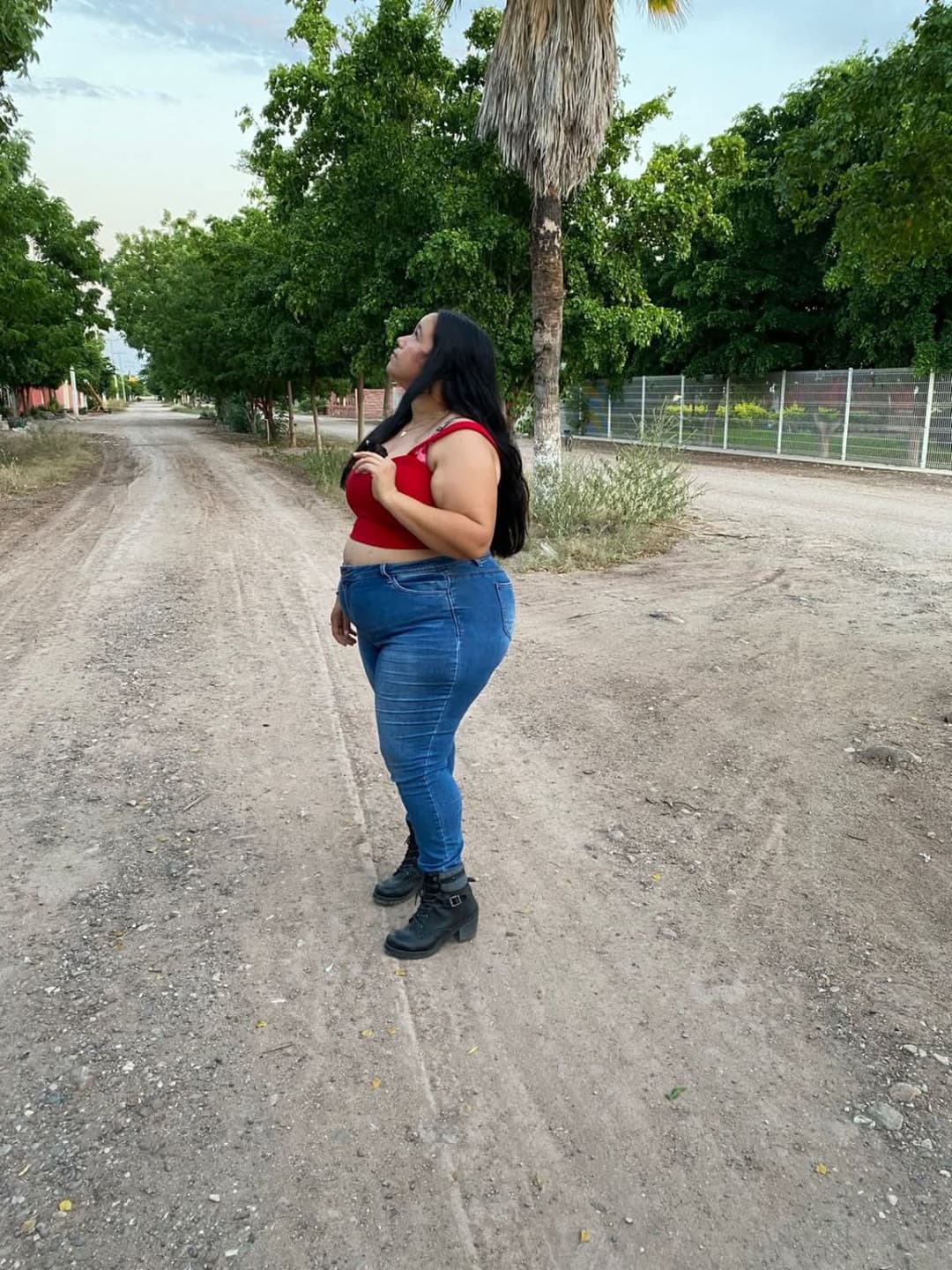 PEAR SHAPE THICK CURVY LATINA SSBBW BIG BOOTY ASS