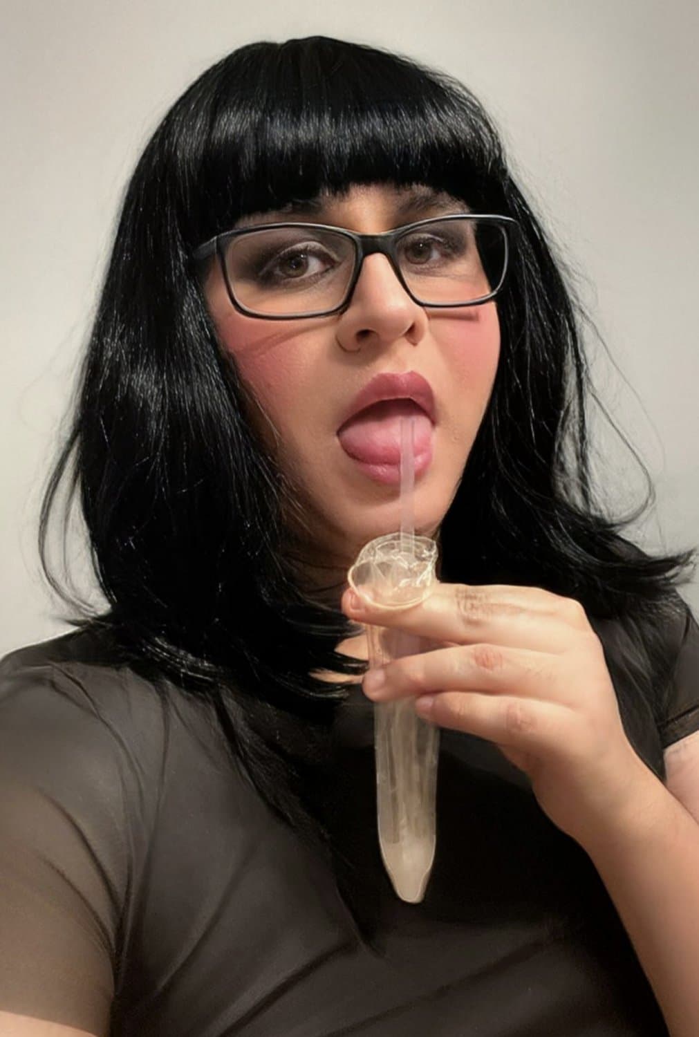 Sissy faggot loni wants to be a famous webslut
