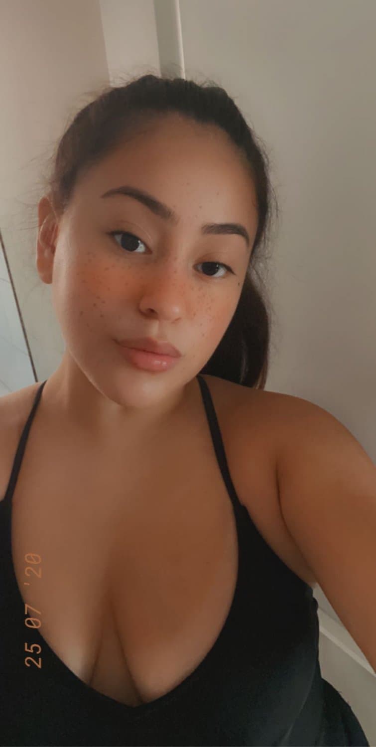 Latina teen cutie forgot to logout Snapchat on campus computer