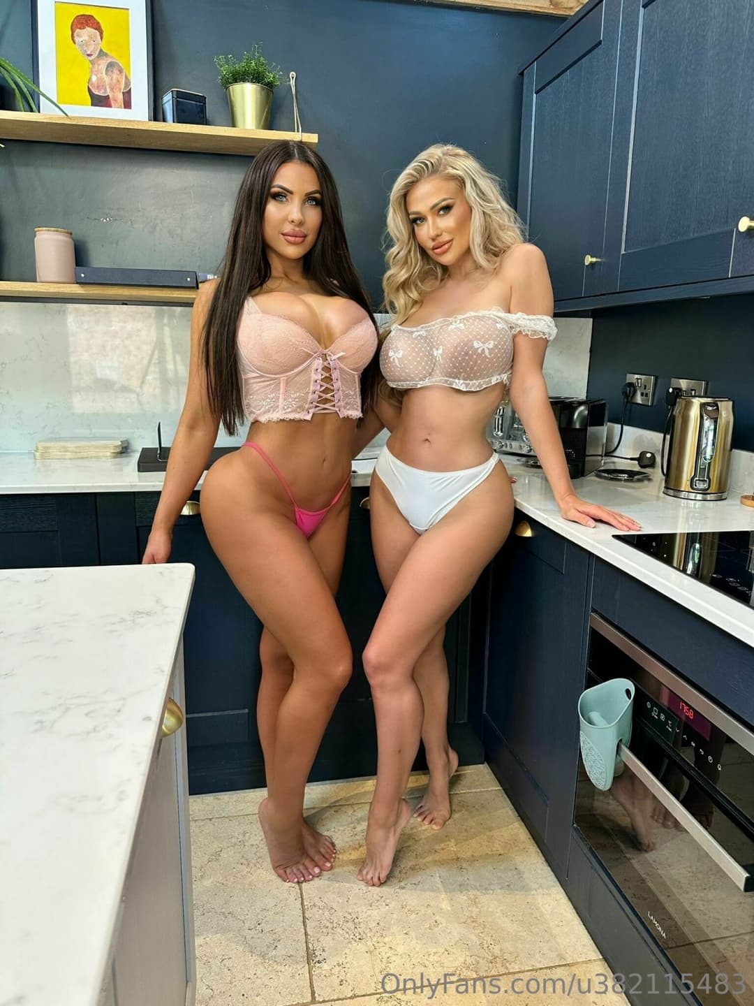 Huge bimbo tits on this beautiful bimbo - Sodɥᴉǝɹǝɐpǝ