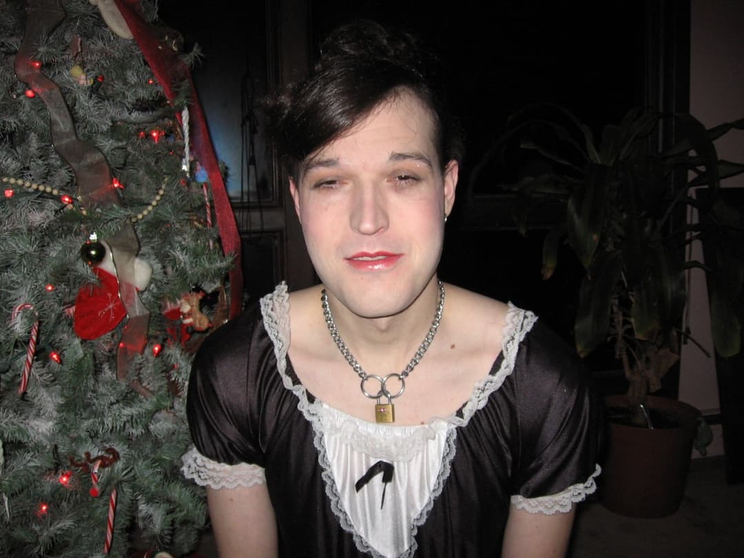 femdom gilf and her sissy xmas