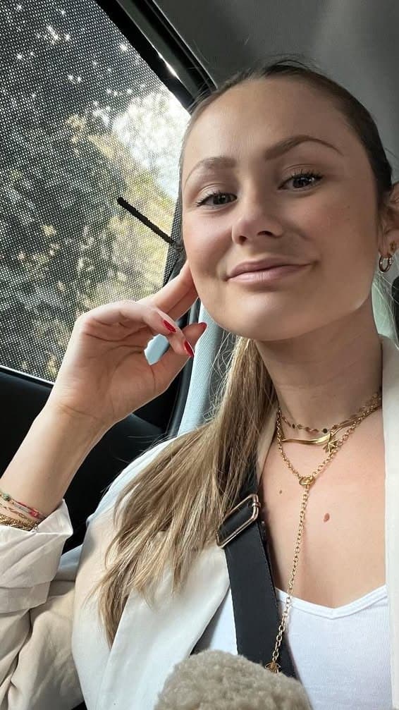 Hot young sexy german milf from Duisburg loves to fuck hard cheating her Boy, doing anal deepthroat