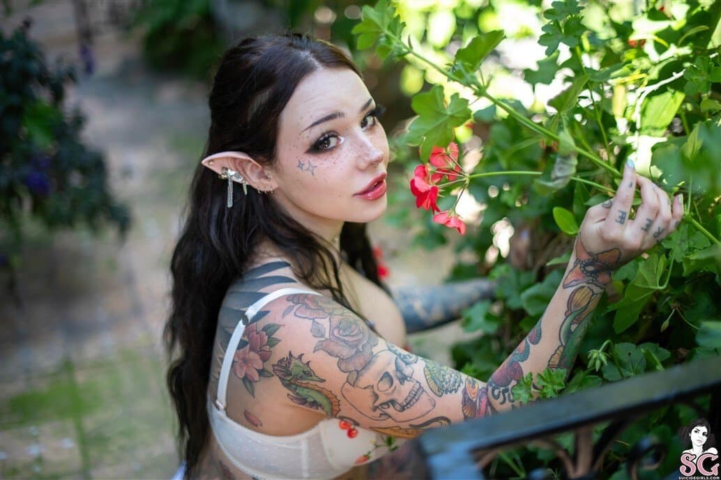 Juneeberri- Fae Fantasy (Suicide Girls)