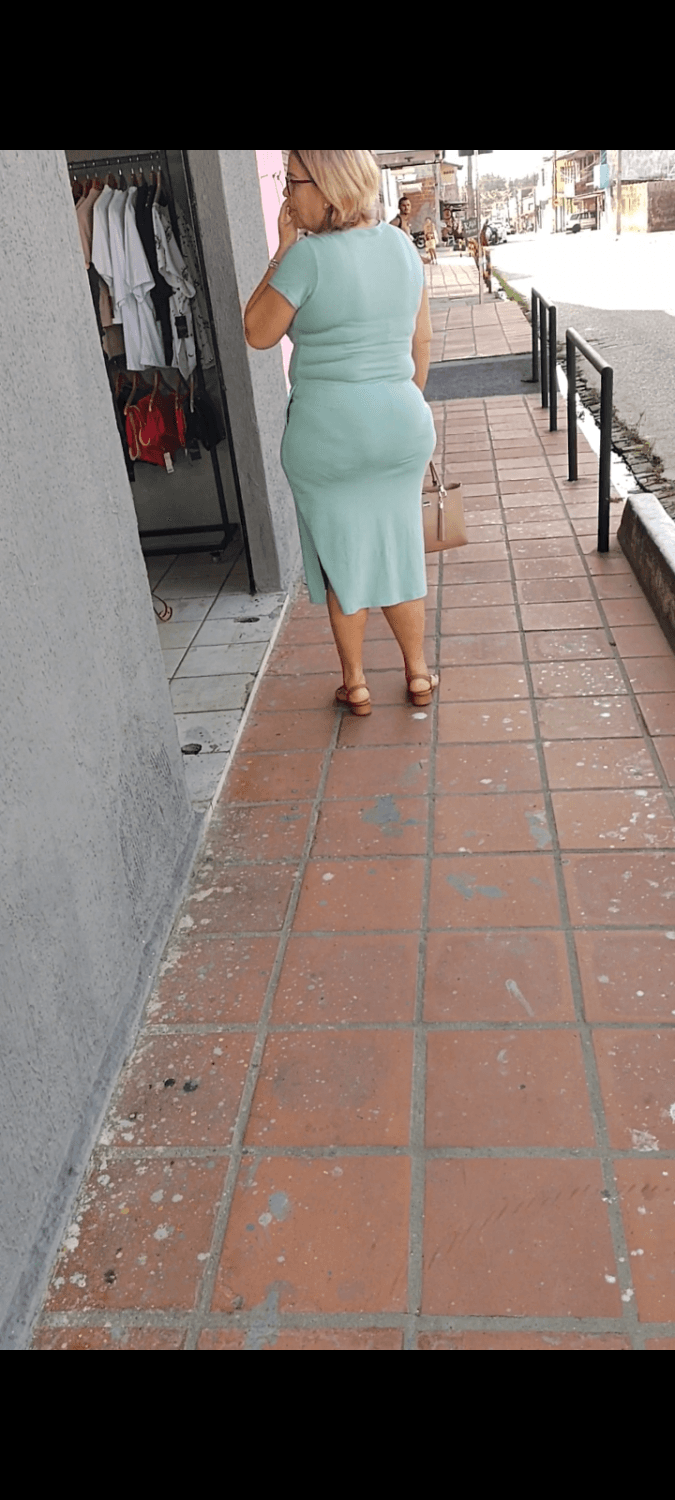 Crente do bundão cheio de celulite