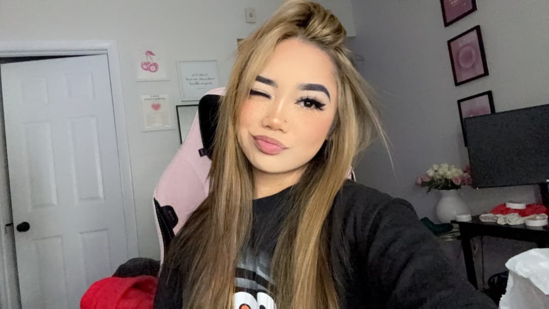 Click to view full size Sexy petite ABG teen Cece