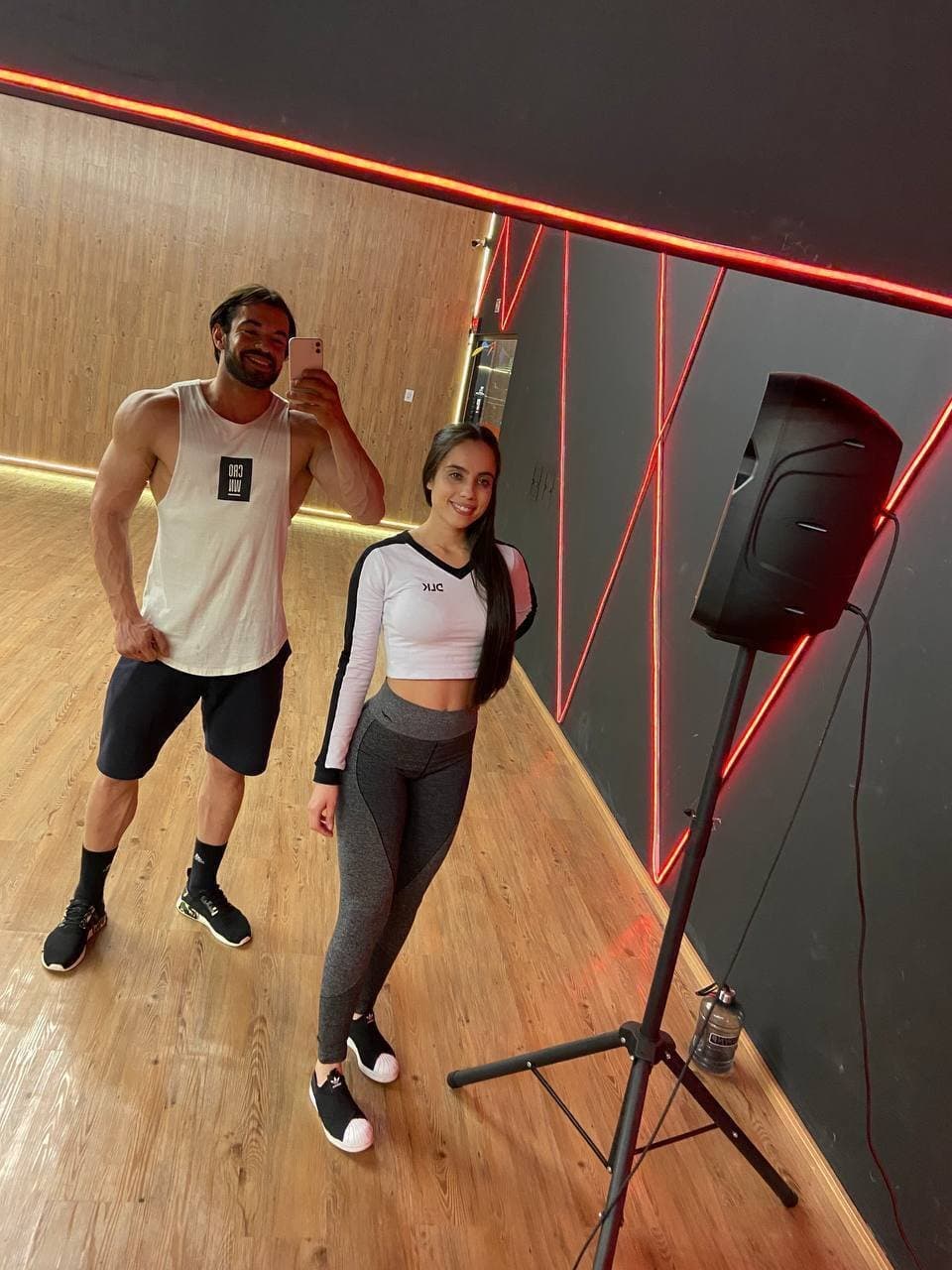 Novinha da academia vazada fodendo