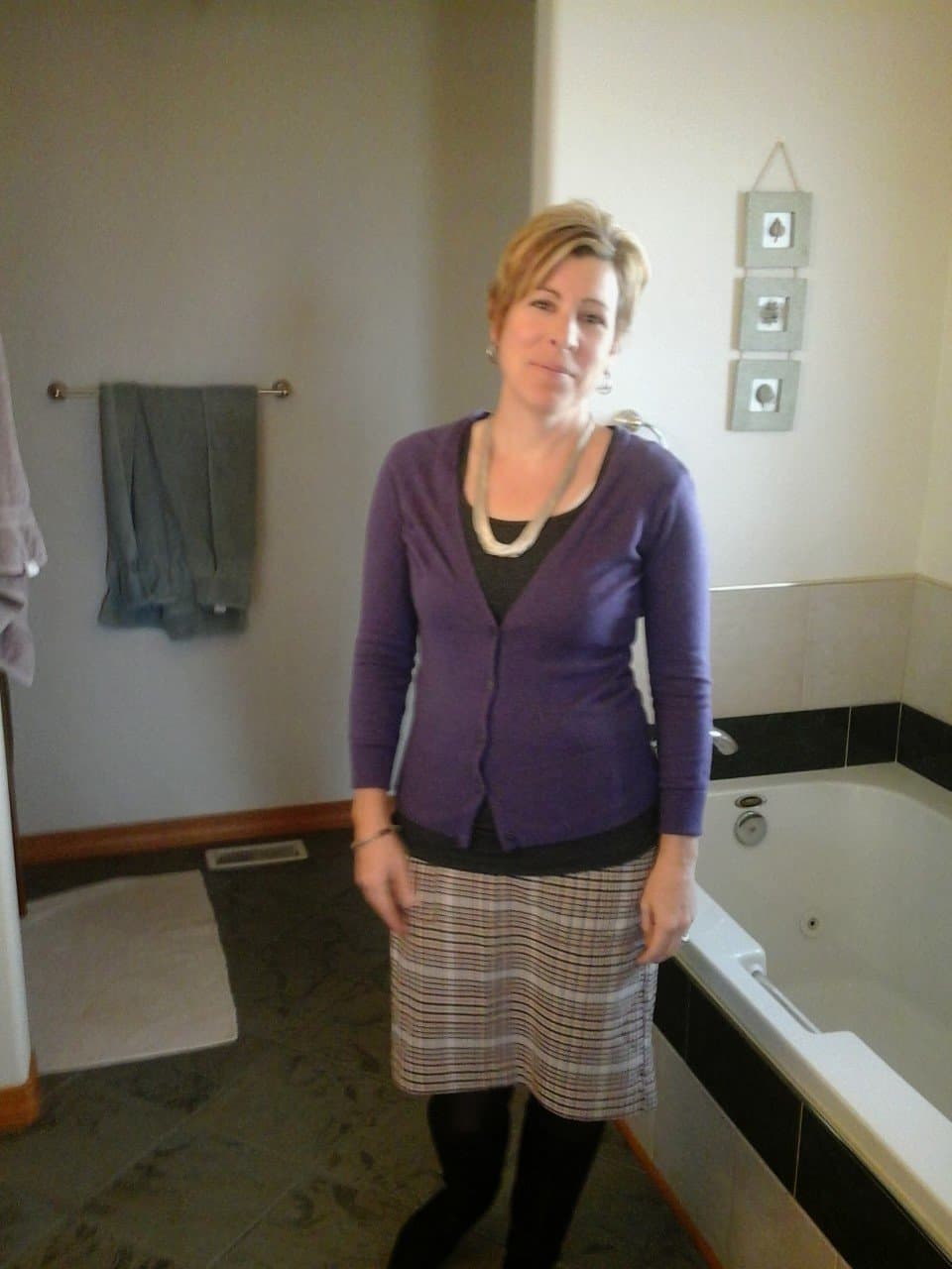 Sexy horny naughty Mormon milf. Hot in her purple dress, even hotter NAKED!!