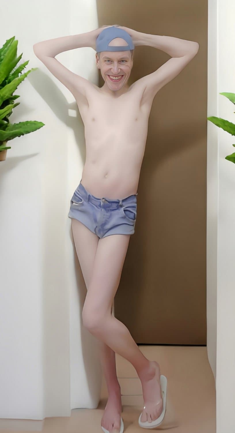 Click to view full size Steve . Flyweight Gay Fun