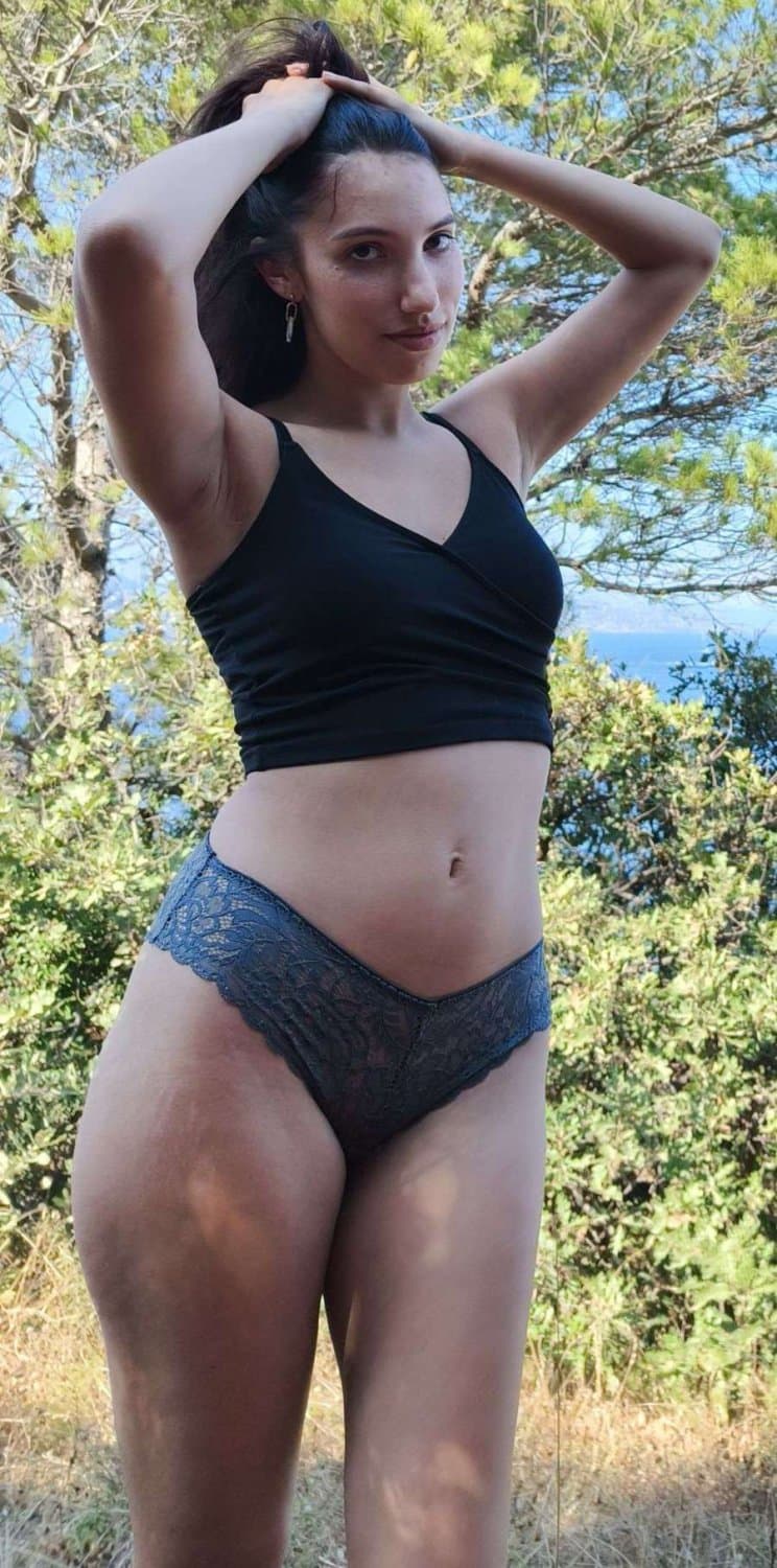 French babe Chloe put on display by fiancée