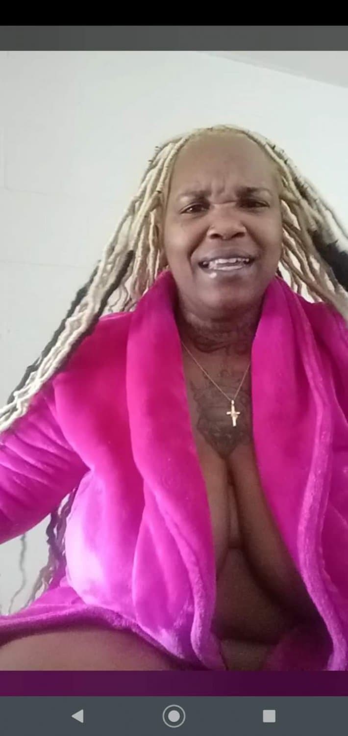 Freaky Bi Bbw Auntie (She need to start a only fans) I would not pull out 19