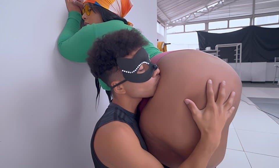 anyone got mrsupremo stuff? god these women are waisted on these dude…wish they came to america