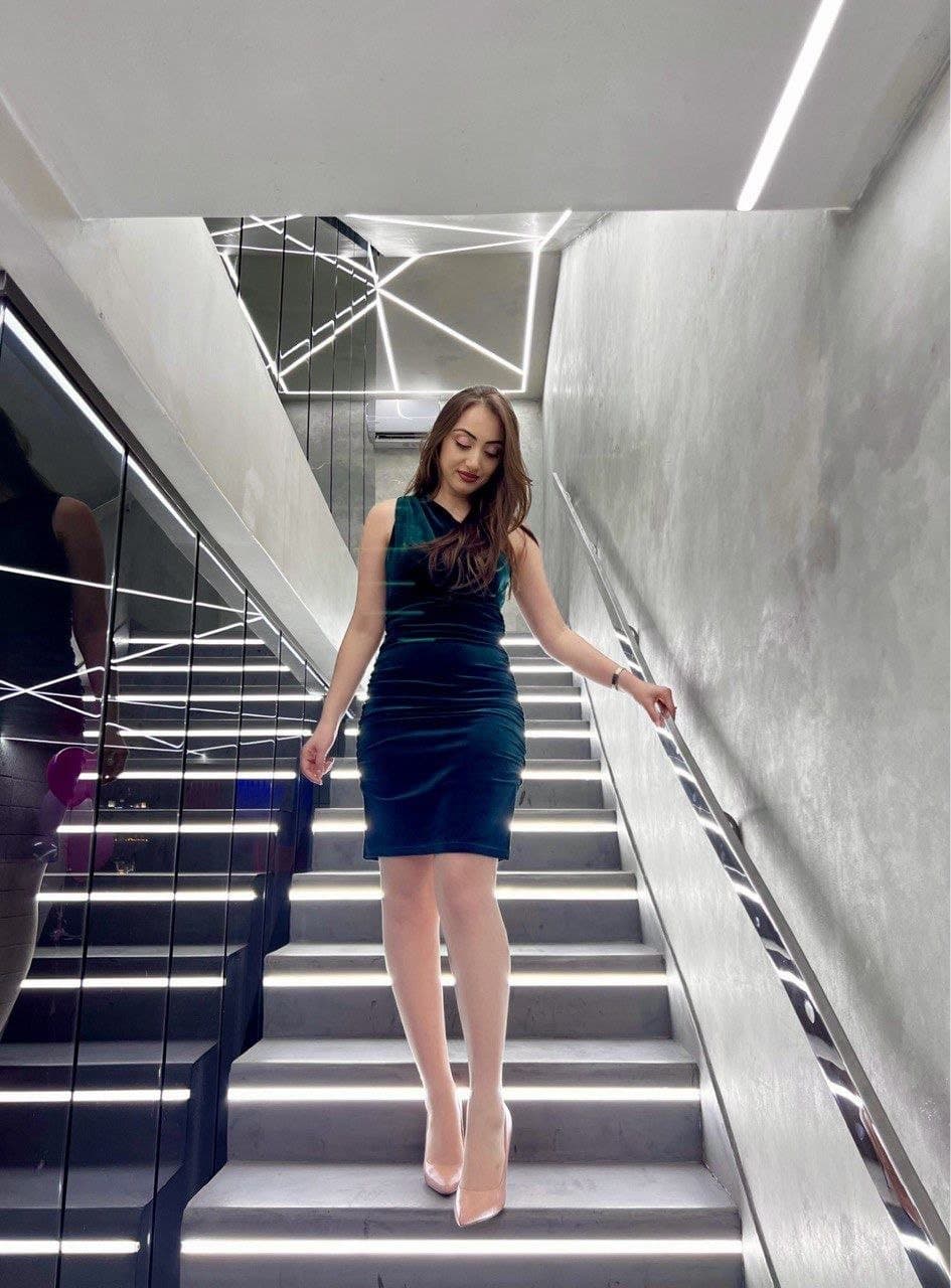 Click to view full size My hot Armenian ex Milena, repost her