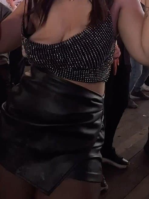 Bouncy boobs at festival (nipslip?)