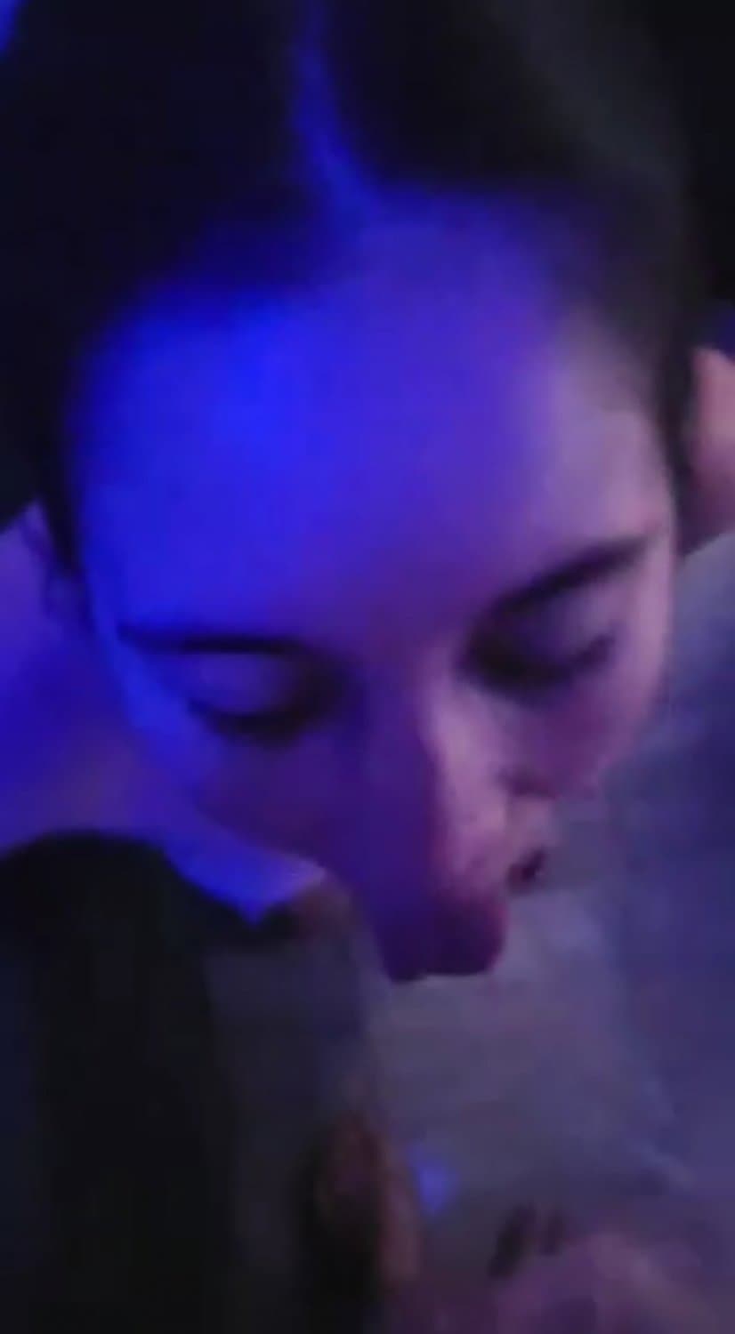 Clara Preisz, escort peteando y recibiendo lechita