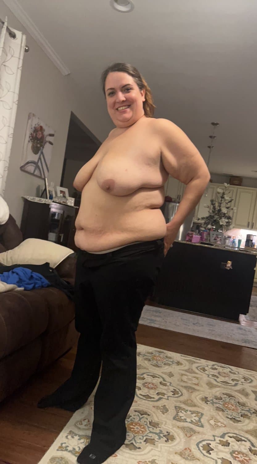 Cum slut Whitney takes a facial