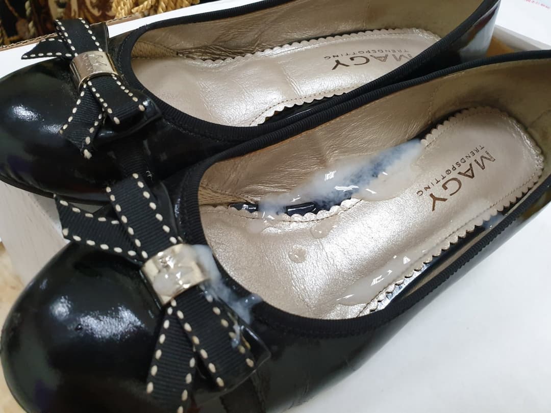 Asian feet / shoes & cum