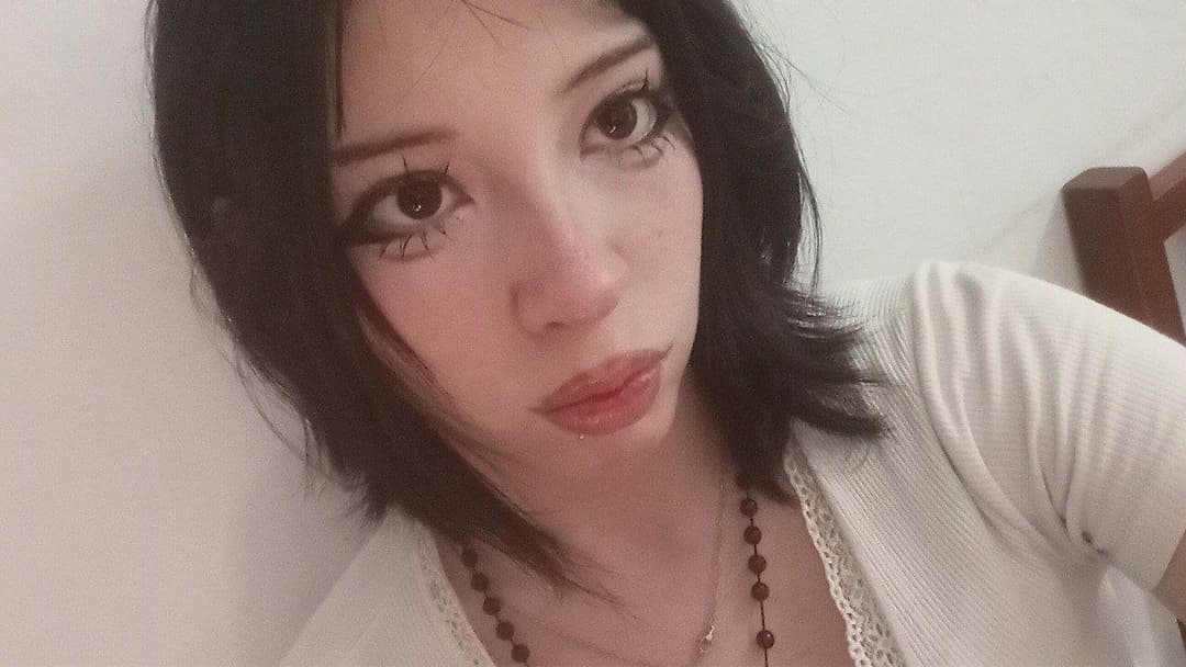 Micaela rica perrita Uruguaya exhibiciónista