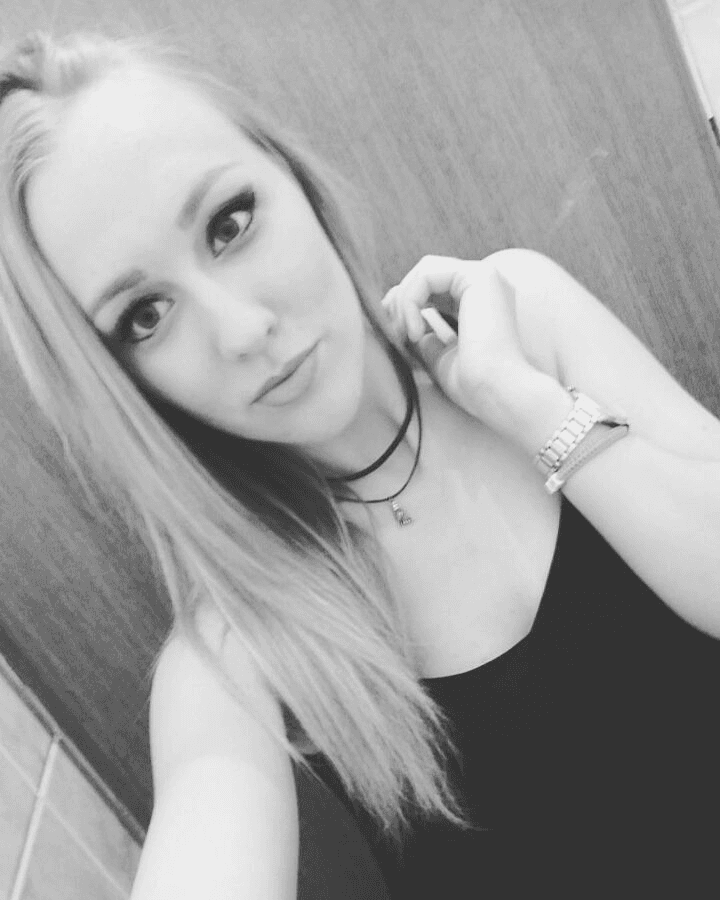 Sanela 30yo Serbian-Hungarian