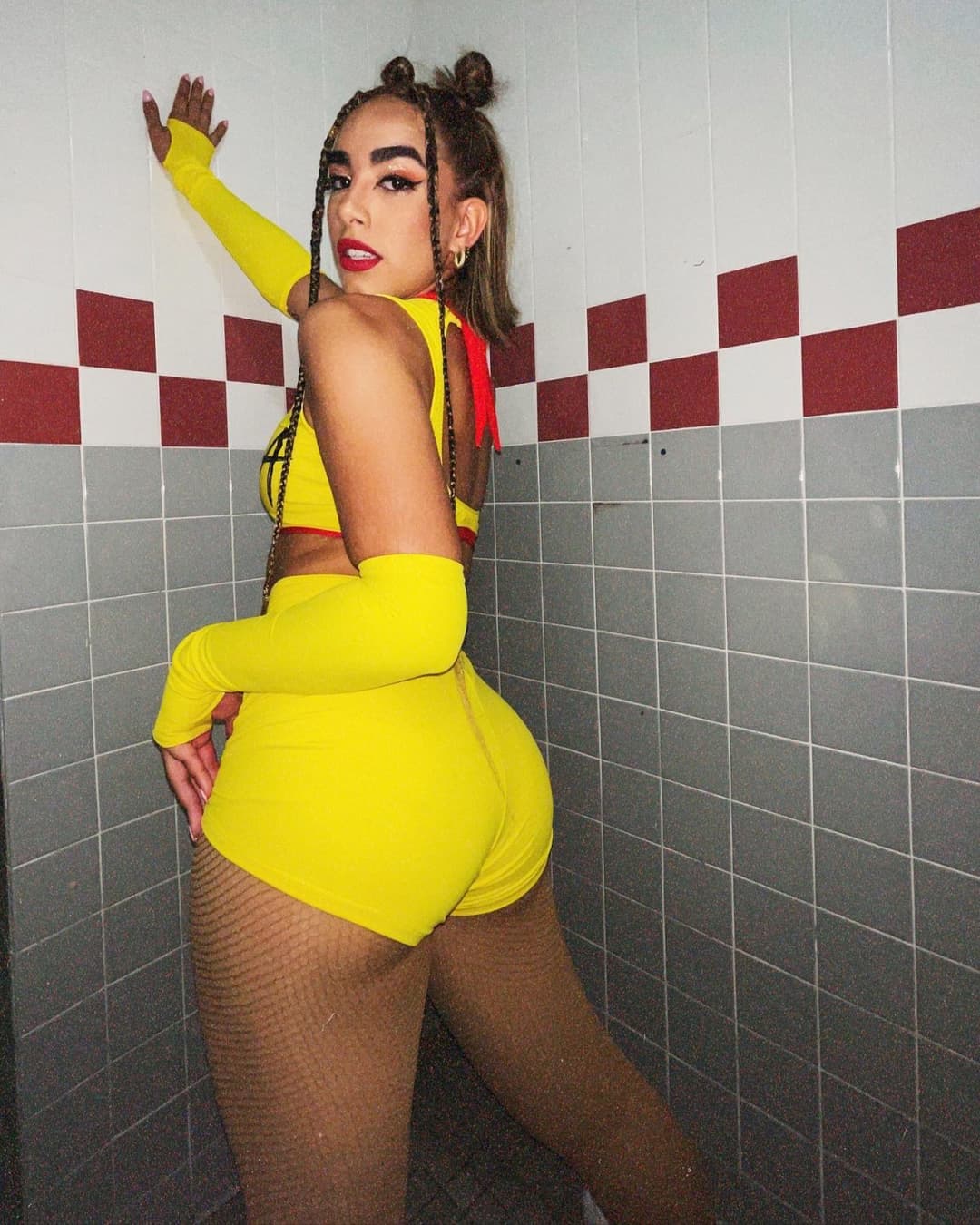 Click to view full size Trib her in all ways (Yulissa)