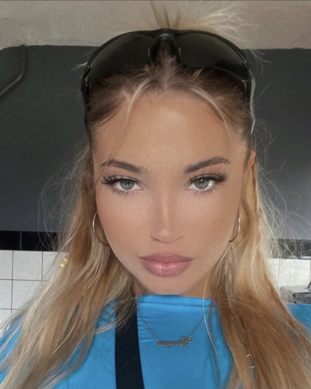 White slut that needs cock needs exposing