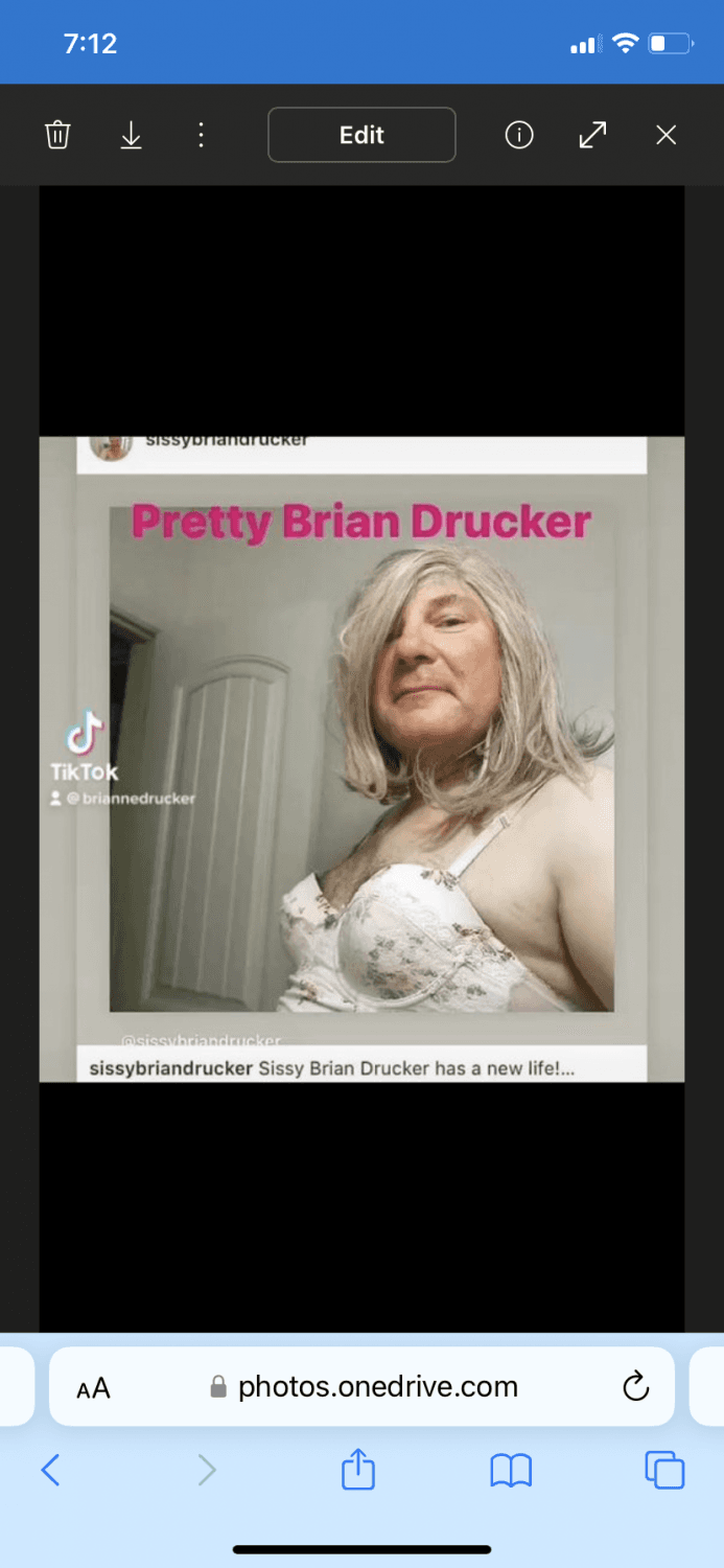 Brian Drucker loves giving Derek blowjobs