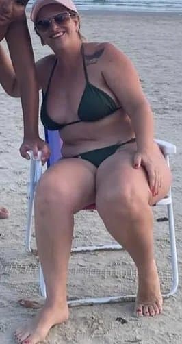 Essa minha Tia fode tão gostoso, mas não me.deixa filmar... Tia Drika, chora gozando na minha boca