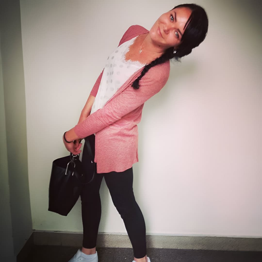 Click to view full size German Lara R. filthy milf slut soon maybe camshows