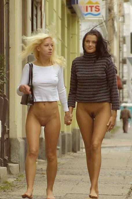 Bottomless Girls in Public 1