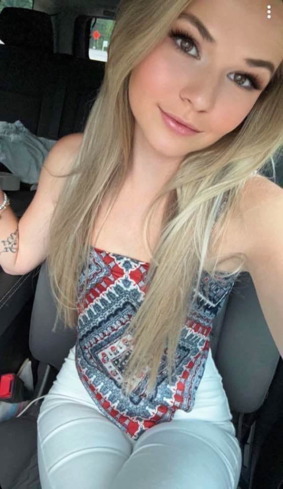 Barbie doll slut sam, 24 FL, shows her whole body