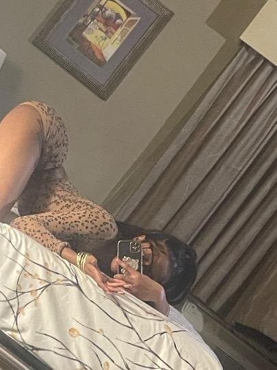 Petite ebony sister WILDIN in her camera roll