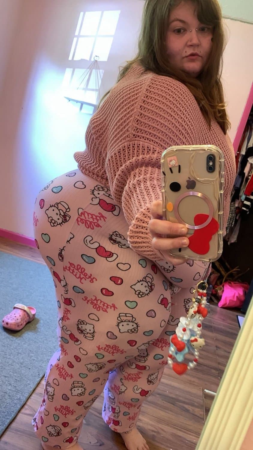 MASSIVE HUGE PAWG SSBBW BBW HUGE THICK BIG ASS GOONER MATERIAL