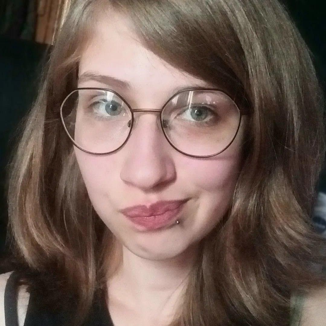 Cutie Kendra showing off a bit