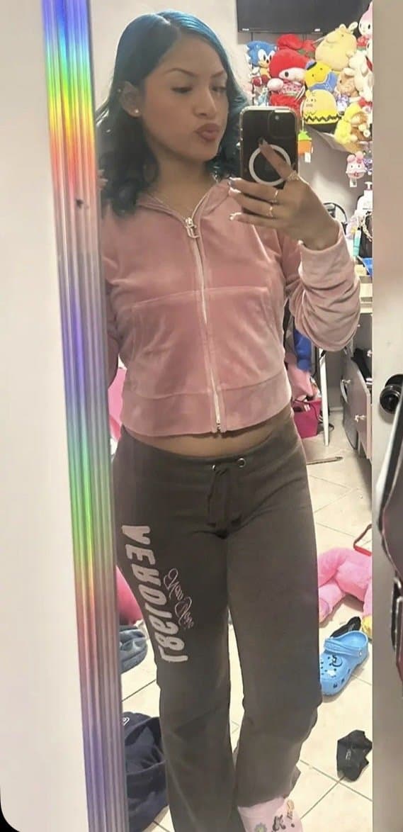 Daisy has a tight pussy and a tight ass Latina north side of Chicago