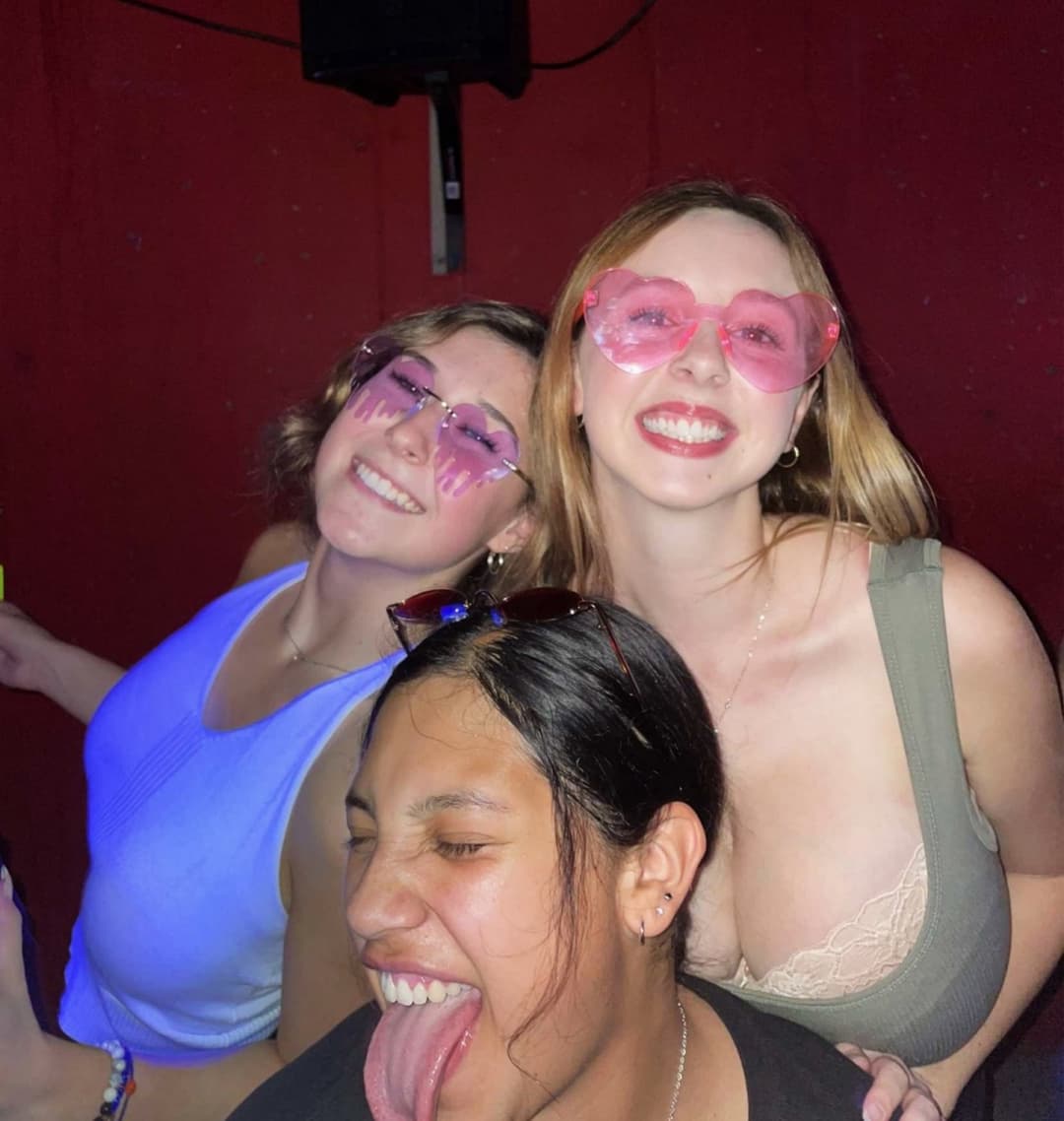 Busty college girl Br1dg3t