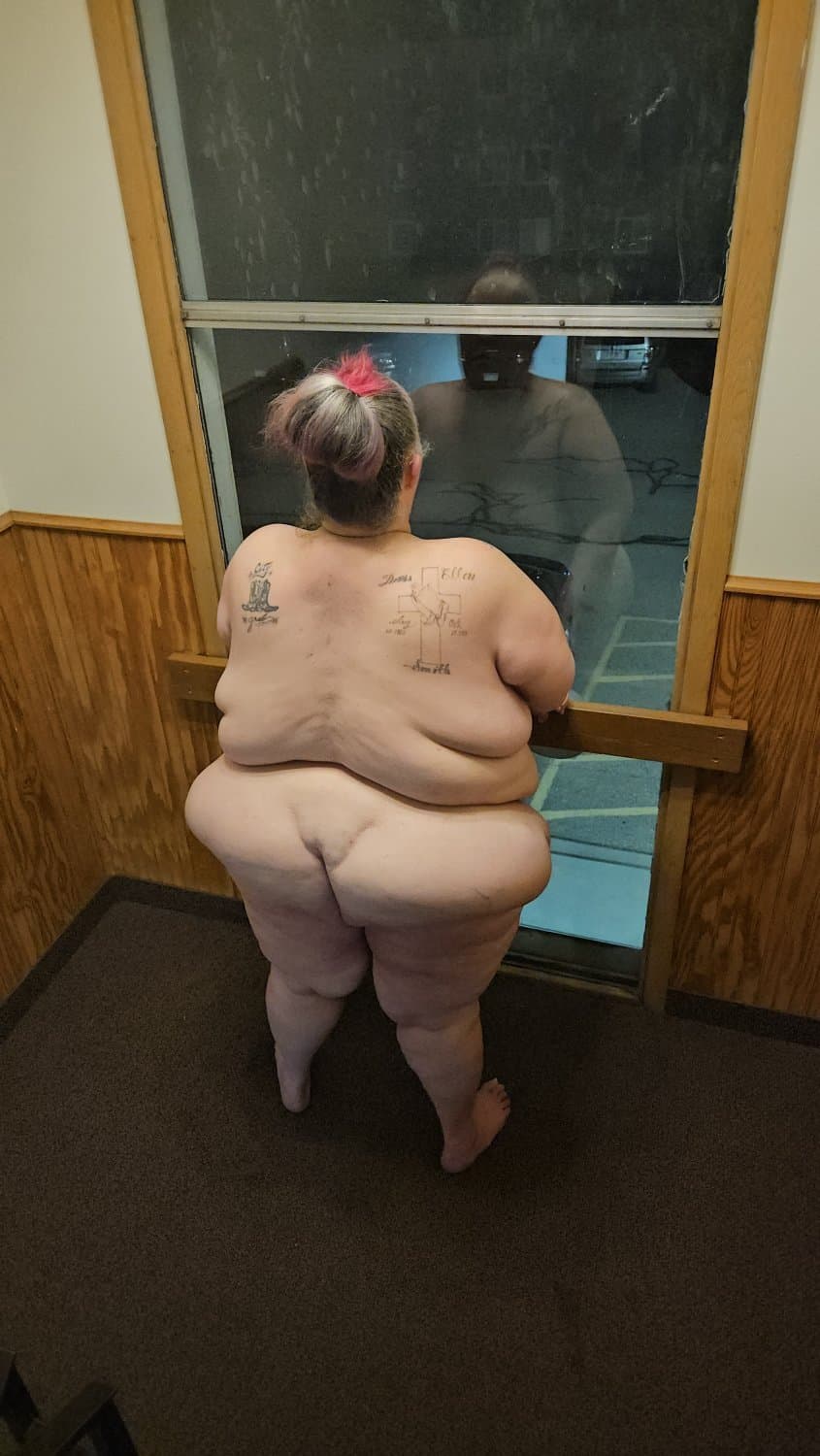 Nasty Public Fat Bitch Aprill Thompson is addicted to BBC