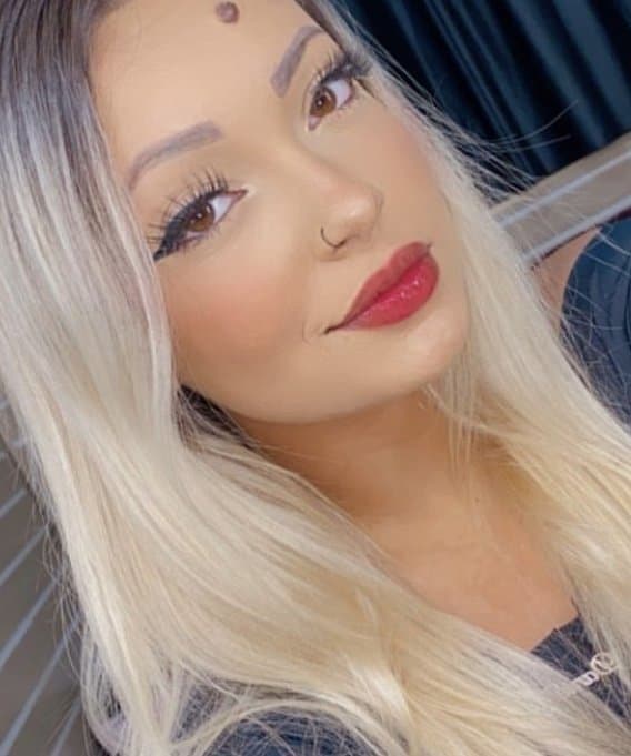 Branquinha gostosa do instagram (comentem)