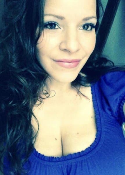 Here we have Alia showing off some very nice tits and ass in a very very old school mardi gras video