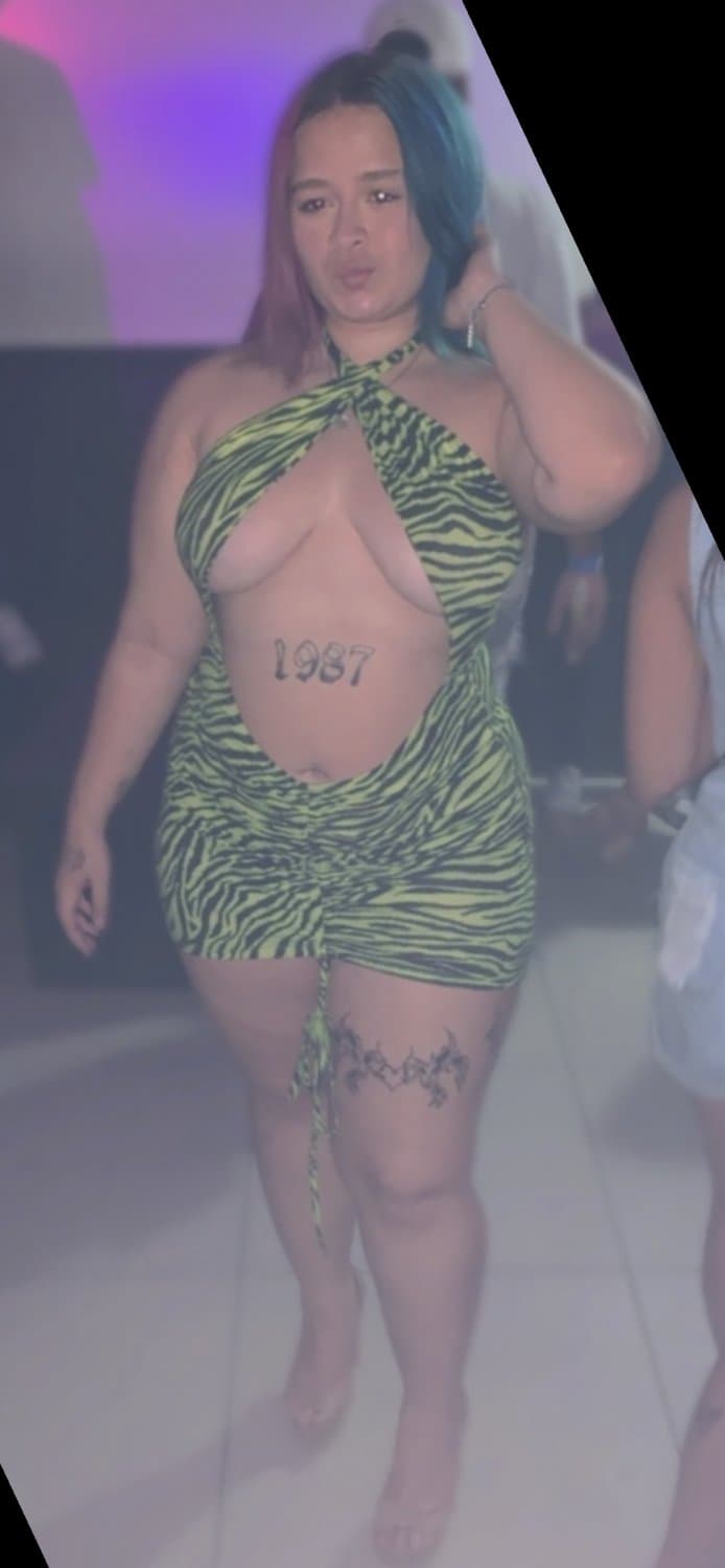 Click to view full size Agatha peninga - Puta da quebrada ??